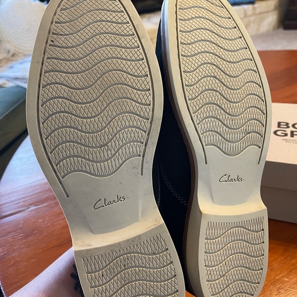 Clark’s men’s black suede shoes.  11.5 wide. - Picture 8 of 9